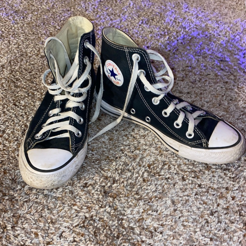 Super worn black and white hightop converse